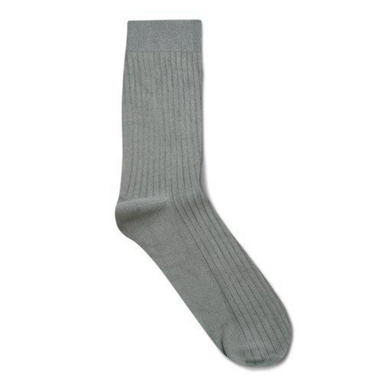Lifewear Bambu Ribbad Grå - Mjuka och elastiska bambukalsonger i grått med ribbat mönster, designade för komfort och en perfekt passform hela dagen.